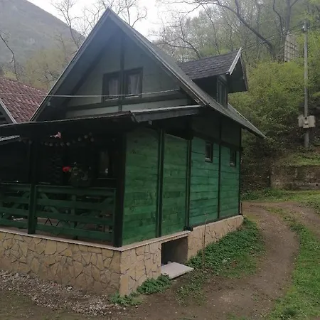 Tatil Evi Vikendica,, Tadic,, *
